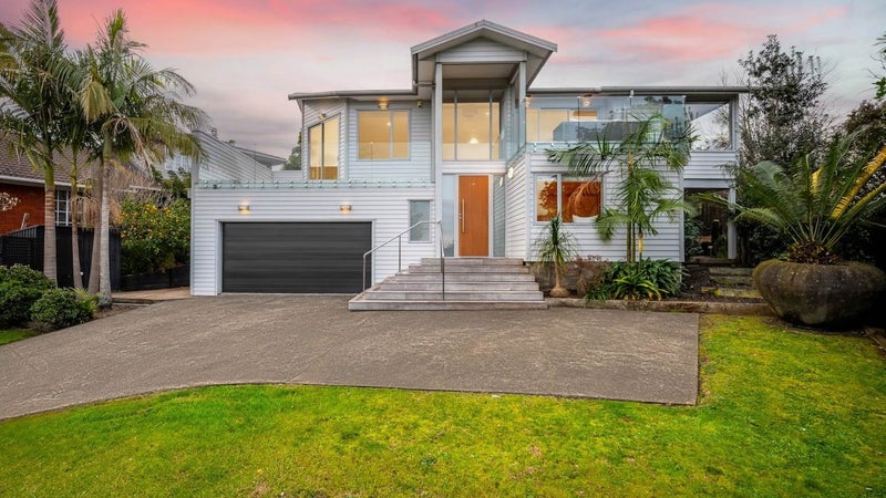 27 Lagoon Way, West Harbour, Auckland - Carousel 1