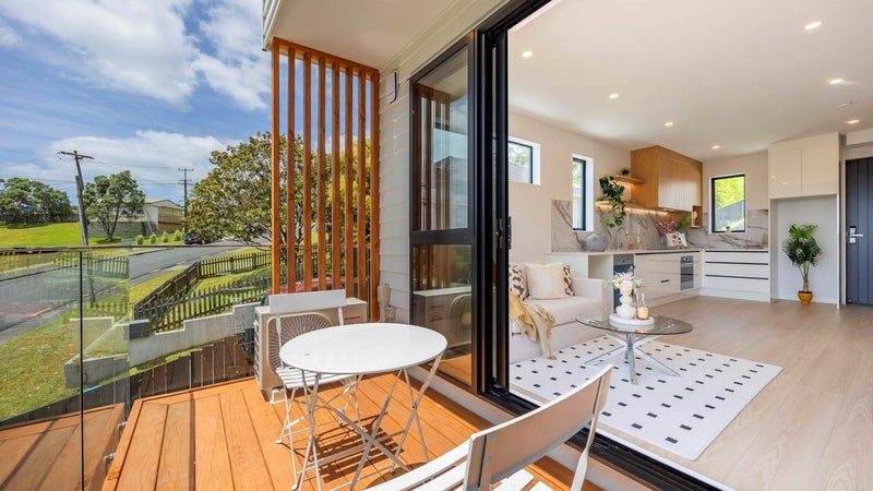 1/10 Alexander Avenue, Torbay, Auckland - Carousel 1