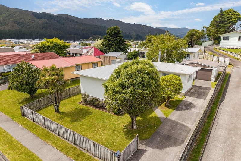 15 Stockdale Street, Wainuiomata, Lower Hutt - Carousel 1