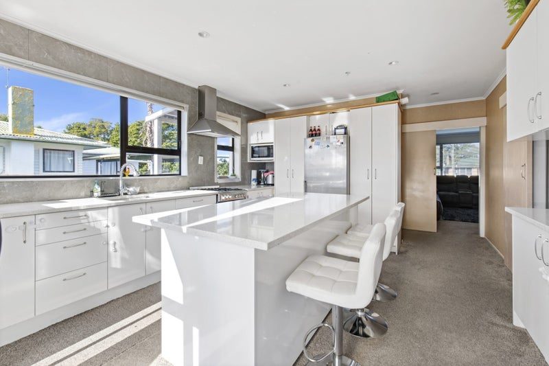 26 Myers Road, Manurewa East, Auckland - Carousel 2