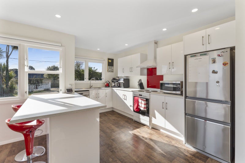 290A Main Highway, Otaki - Carousel 2