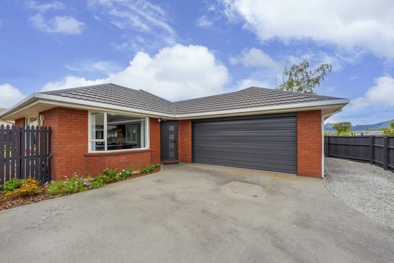1 Cardigan Bay Place, Addington, Christchurch - Carousel 1
