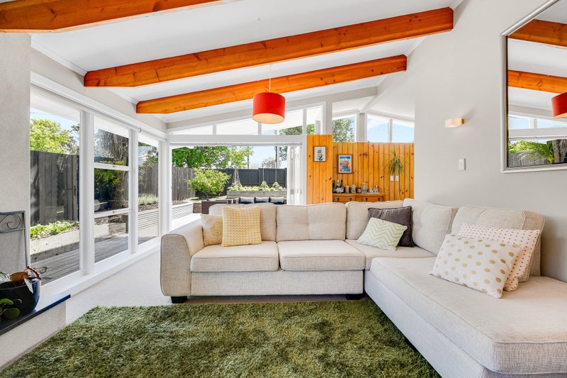 6 Valley View Road, Glenfield, Auckland - Carousel 2