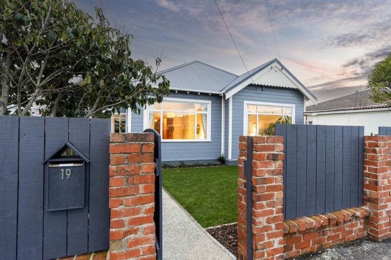 19 Waterloo Street, Saint Kilda, Dunedin - Carousel 1