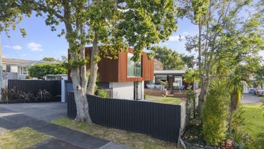 98 Ferry Parade, Herald Island, Auckland - Carousel 1