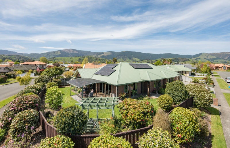 2 Fell Place, Stoke, Nelson - Carousel 2