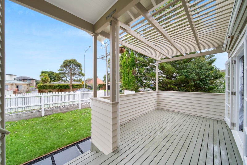 59 Brandon Road, Glen Eden, Auckland - Carousel 2