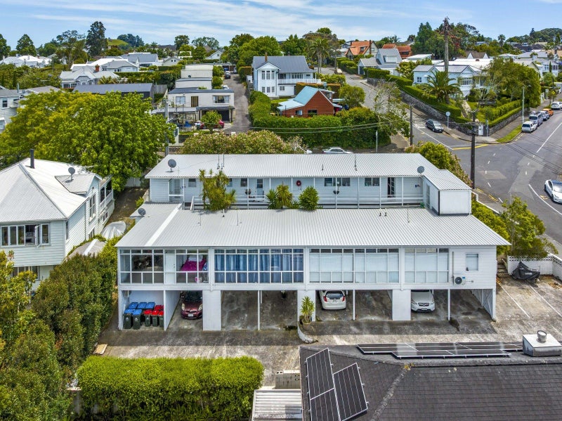 67 St Vincent Avenue, Remuera, Auckland - Carousel 2