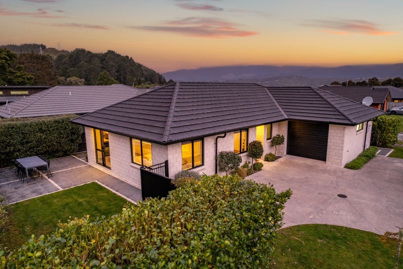 84 Riverstone Drive, Riverstone Terraces, Upper Hutt - Carousel 1