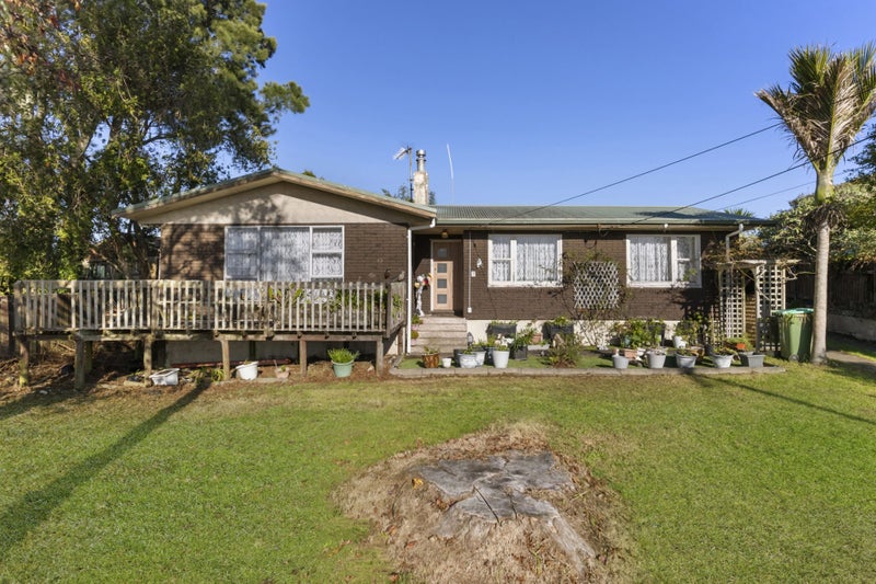 7 Fairclough Road, Beach Haven, Auckland - Carousel 1
