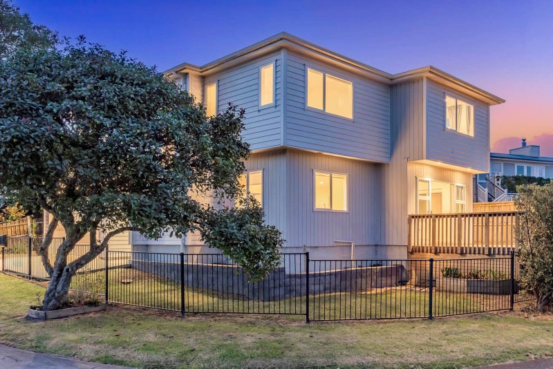 1 Justin Place, Te Atatu Peninsula, Auckland - Carousel 2