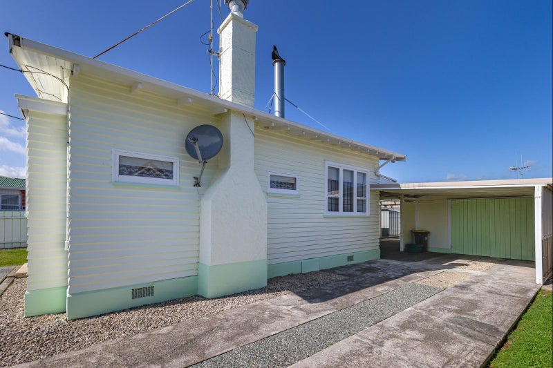 27 Essex Street, Levin, Levin - Carousel 12