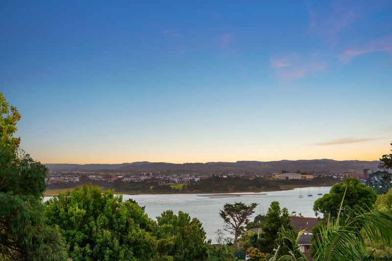 2/57 Brigantine Drive, Beach Haven, Auckland - Carousel 1