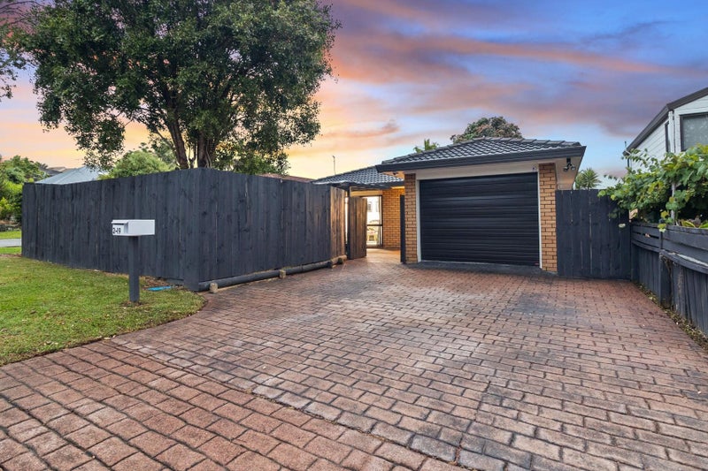 2/19 Sailfish Drive, West Harbour, Auckland - Carousel 1