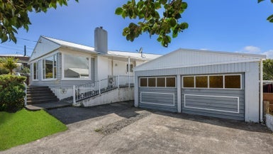 3 Tay Street, Spotswood, New Plymouth - Carousel 1
