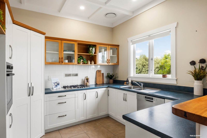 24 Heaphy Street, Blockhouse Bay, Auckland - Carousel 2