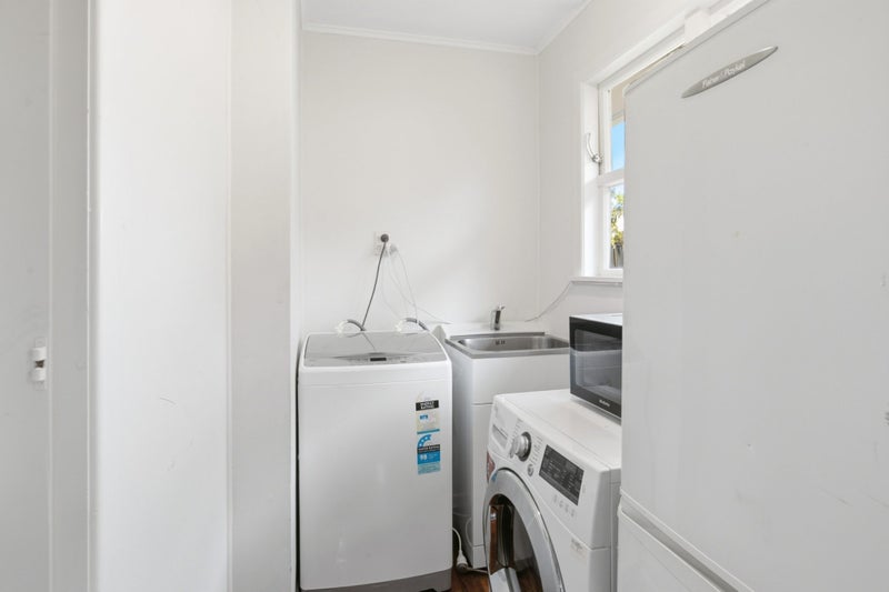 28 Batchelor Street, Newlands, Wellington - Carousel 16