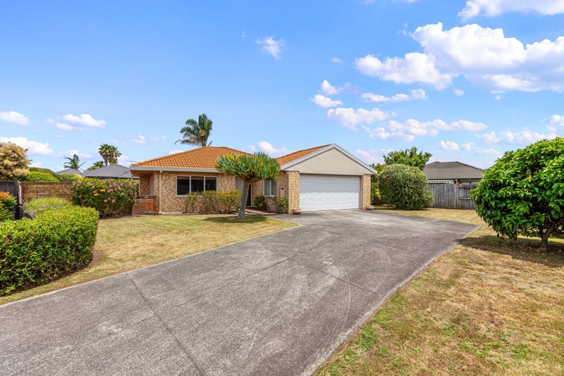 16 Clydesdale Close, Papamoa Beach, Papamoa - Carousel 1