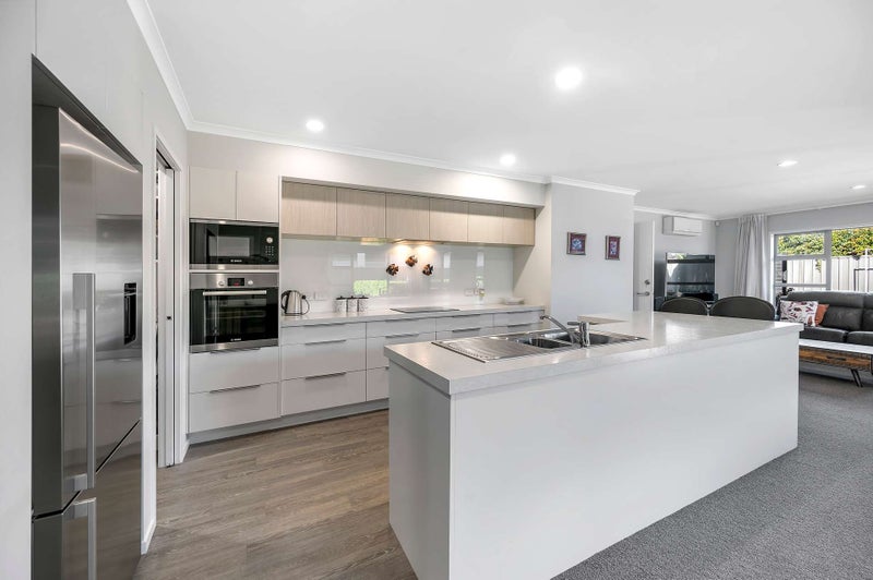 15 Waimakariri Drive, Te Awa, Napier - Carousel 2