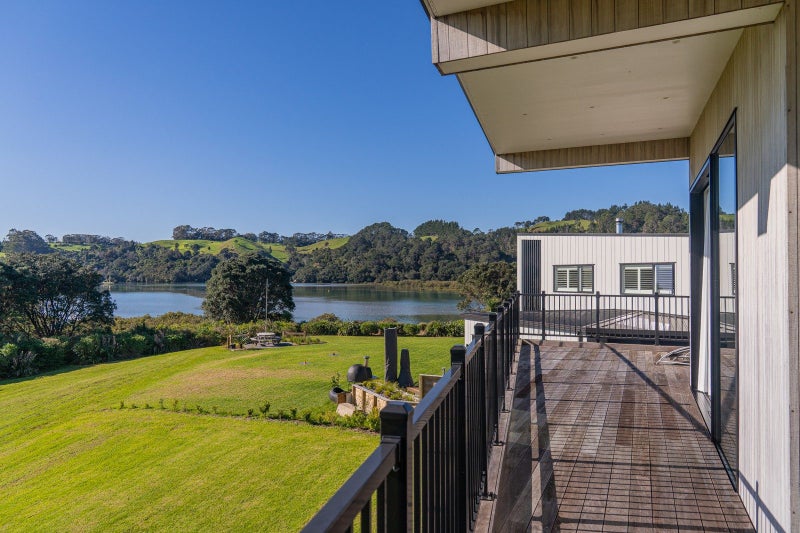 17 Fred Harsant Drive, Cooks Beach, Whitianga - Carousel 1