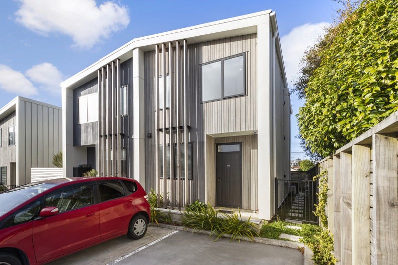 10D Beauchamp Street, Karori, Wellington - Carousel 2