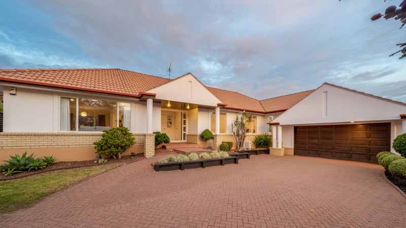 9 Kentia Way, Somerville, Auckland - Carousel 1