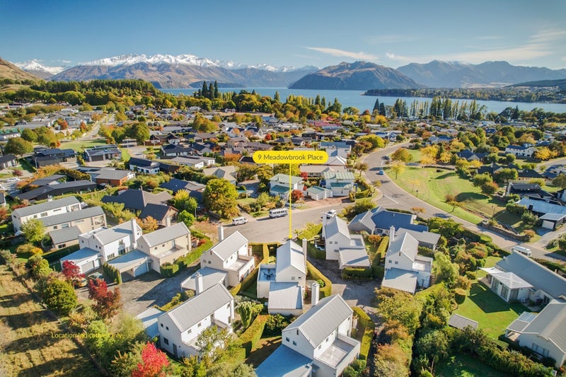 9 Meadowbrook Place, Wanaka - Carousel 1