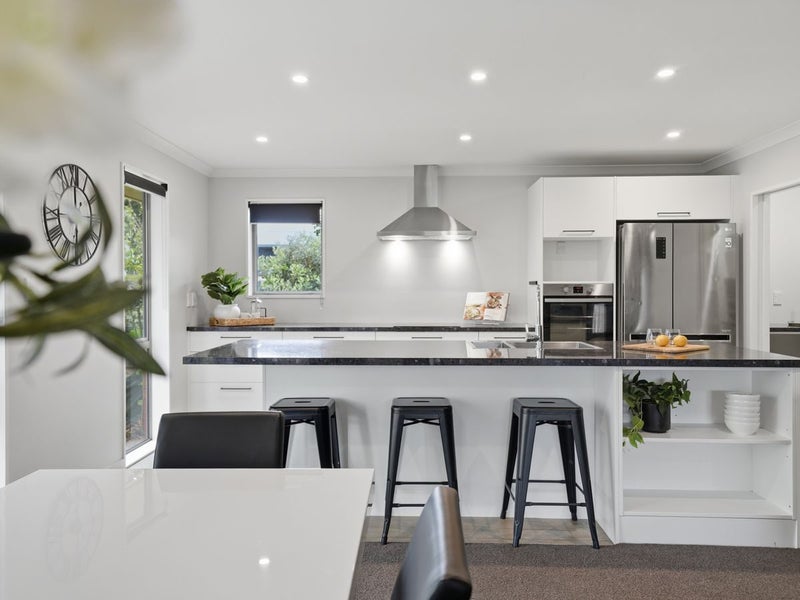 11 Walter Place, Kirwee - Carousel 2