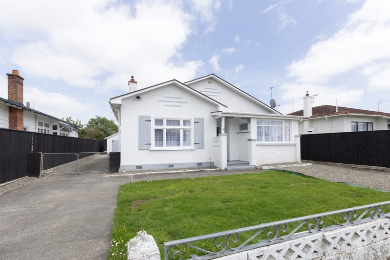 36 Lyndhurst Street, Takaro, Palmerston North - Carousel 1