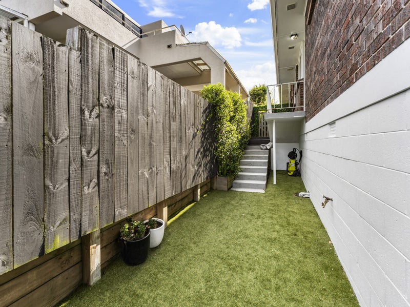 2/64 Allum Street, Kohimarama, Auckland - Carousel 30