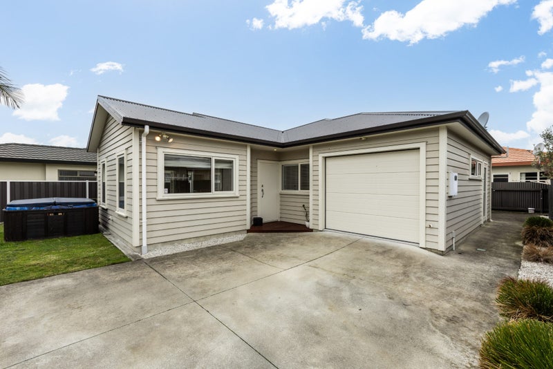 2 Warwick Crescent, Taradale, Napier - Carousel 13