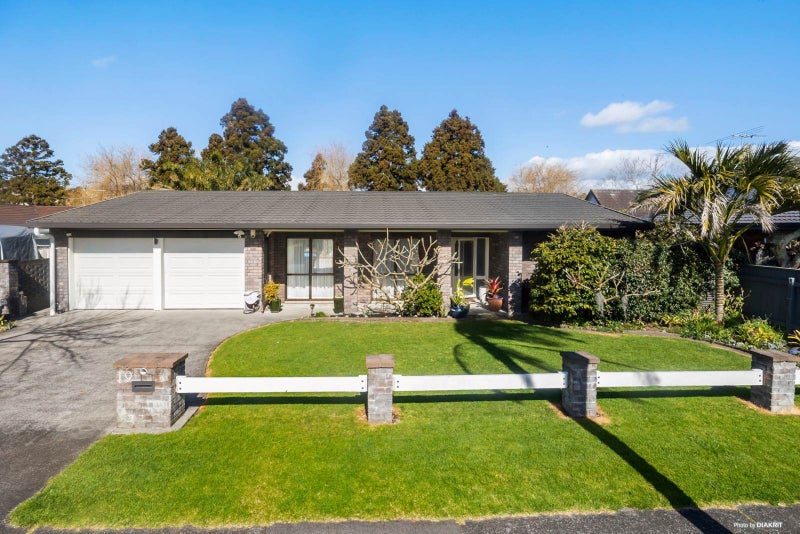 19 Vivian Wilson Drive, Eastern Beach, Auckland - Carousel 1