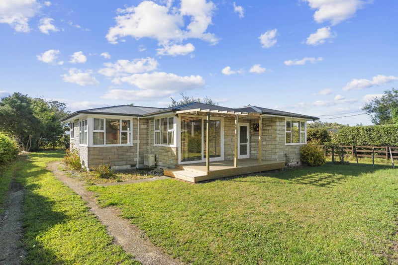 7 Donald Street, Featherston, Featherston - Carousel 1