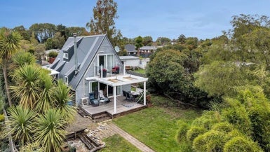 12 McKenzie Place, Waikuku Beach, Waikuku Beach - Carousel 1