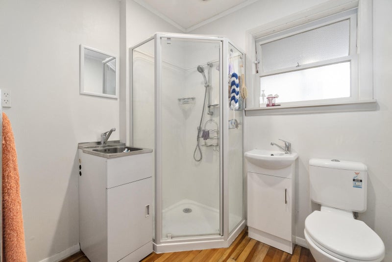 2/0 Blockhouse Bay Road, Avondale, Auckland - Carousel 11