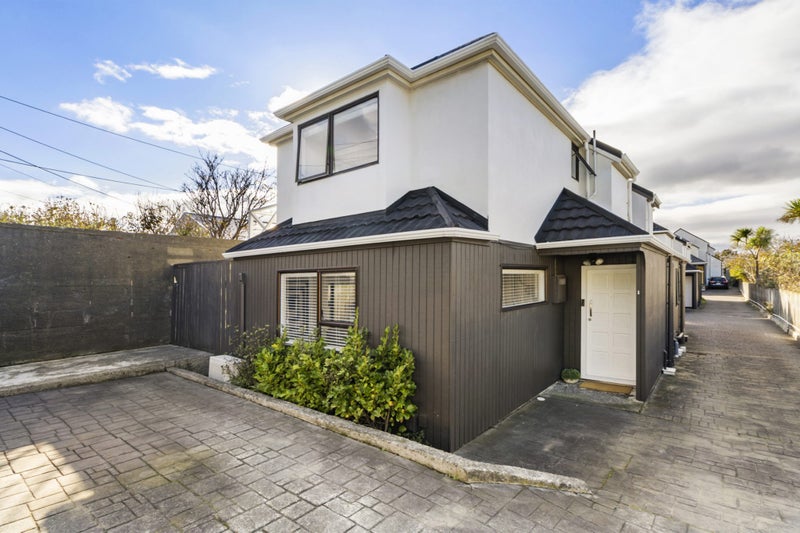 1/163 Queens Drive, Lyall Bay, Wellington - Carousel 1