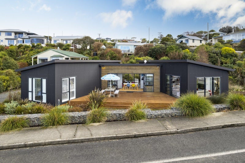 46 Esplanade, Kaka Point - Carousel 1