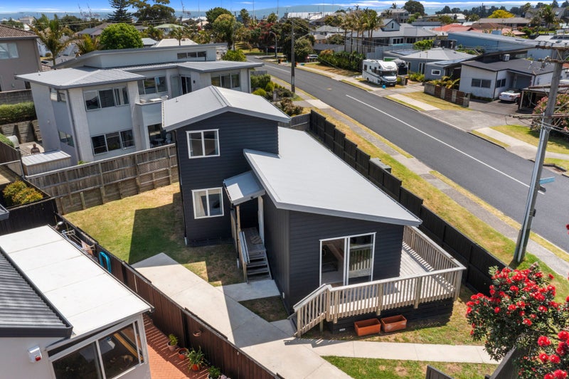 78 Valley Road, Mount Maunganui - Carousel 1