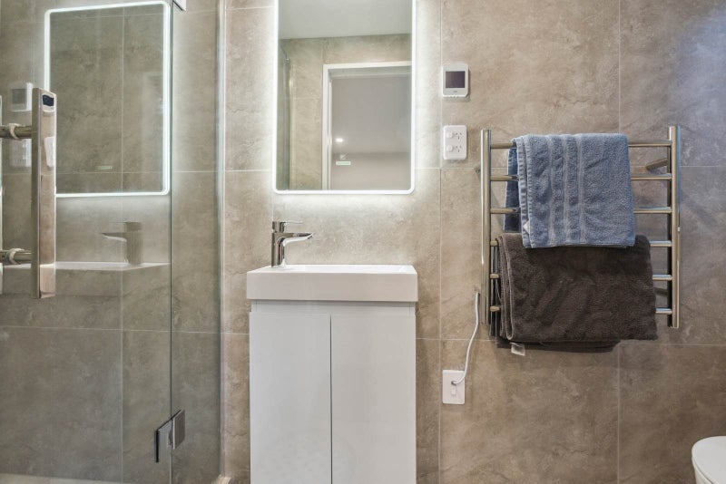 5/16 Williamson Avenue, Belmont, Auckland - Carousel 21