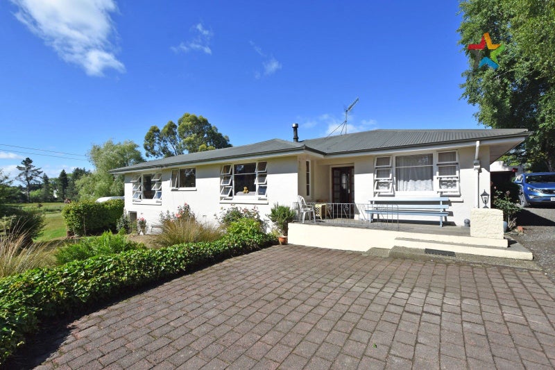 14 Flemington Road, Woodlands, Invercargill - Carousel 1