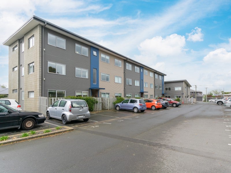 B14/101 Caledonian Road, St Albans, Christchurch - Carousel 1