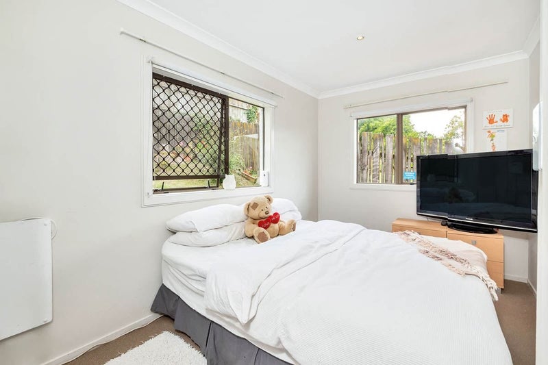 2 Hollyhock Place, Browns Bay, North Shore City, Auckland - Carousel 16