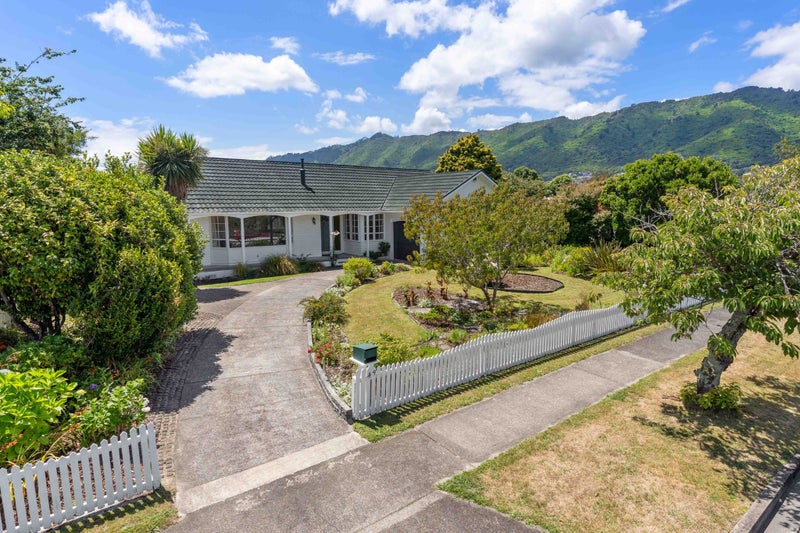 49 Sylvan Avenue, Waikanae - Carousel 2