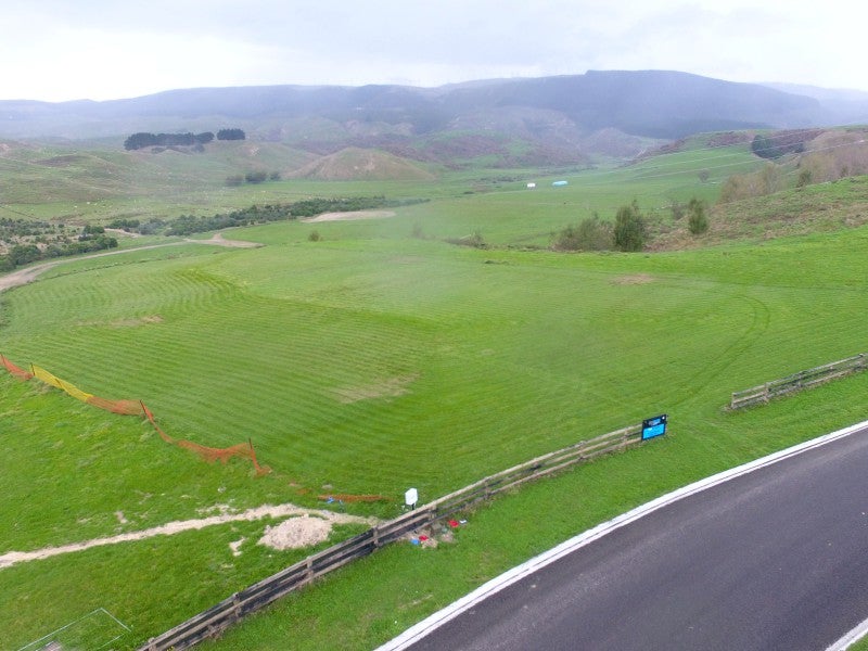 176 Kingsdale Park Drive, Aokautere - Carousel 1