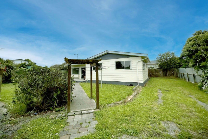 18A Kiharoa Street, Otaki Beach, Otaki - Carousel 2