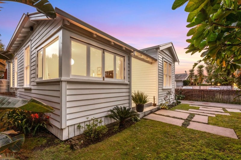 5 Calgary Street, Sandringham, Auckland - Carousel 1