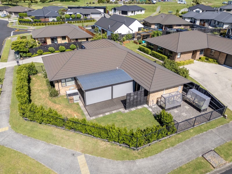 2 Matawhero Place, Hamilton - Carousel 1