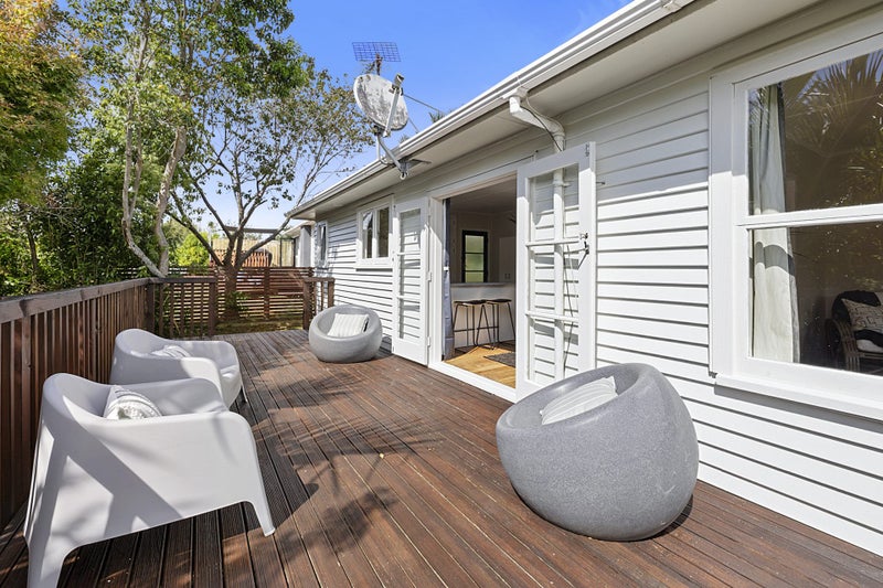 117F Seaview Road, Westown, New Plymouth - Carousel 1