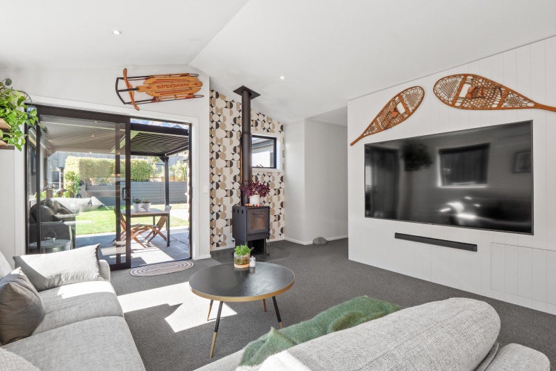 11 Howden Drive, Jacks Point, Queenstown - Carousel 1