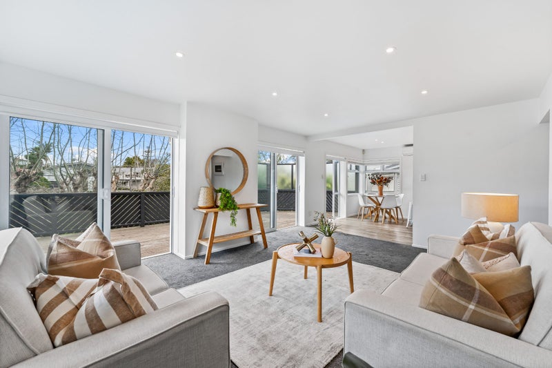 136 Tiroroa Avenue, Te Atatu South, Auckland - Carousel 2